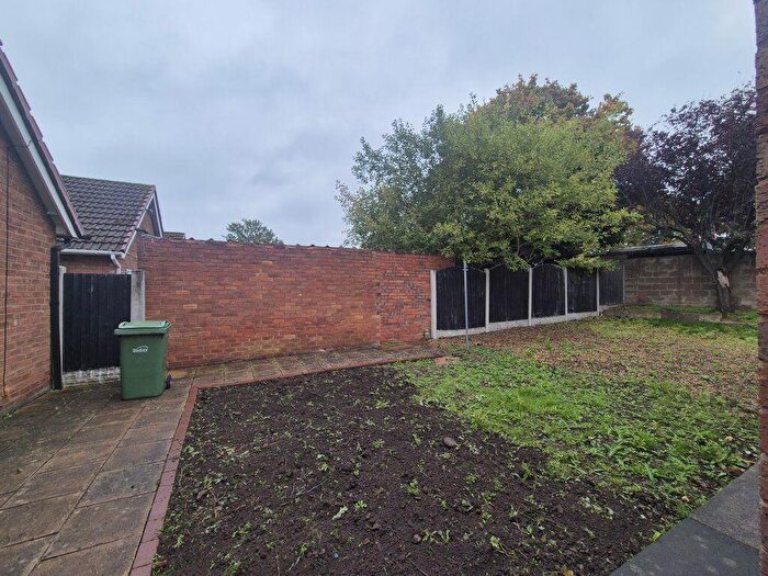 2 Bedroom Bungalow To Rent In Beachwood Avenue, Kingswinford, DY6