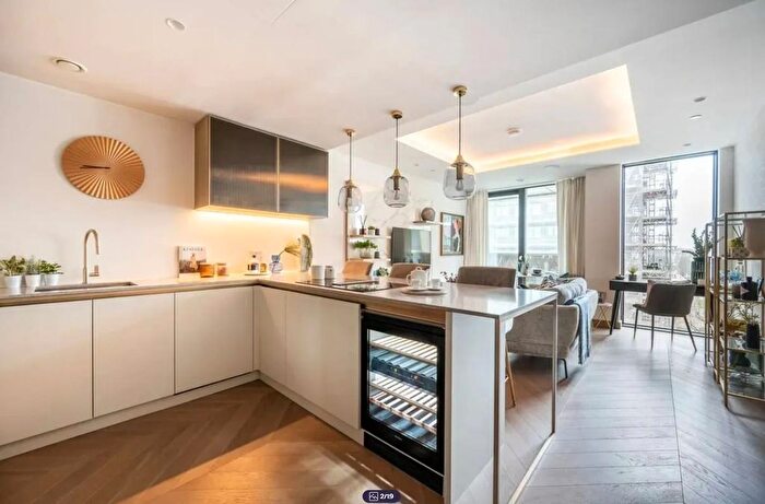 2 Bedroom Flat To Rent In The Compton Lodge Road, London, NW8