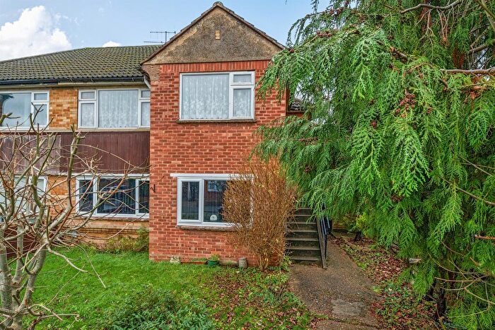 2 Bedroom Flat For Sale In Collier Close, Maidenhead, SL6