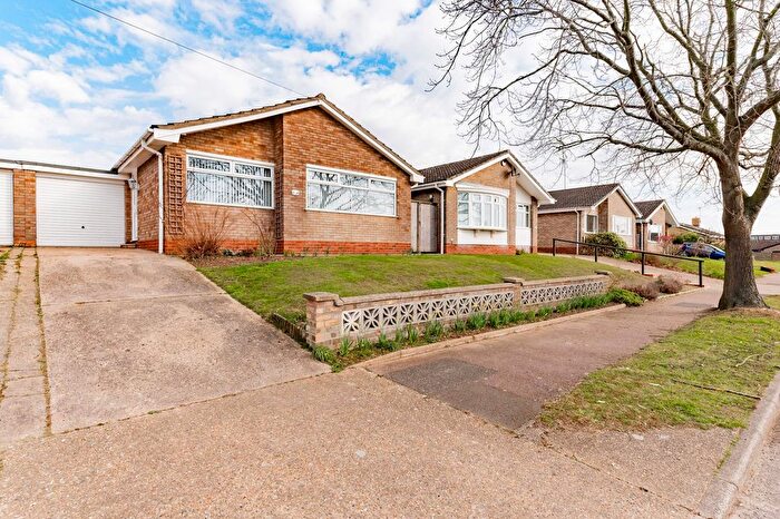 3 Bedroom Detached Bungalow For Sale In Tunstall Drive, Lowestoft, NR32