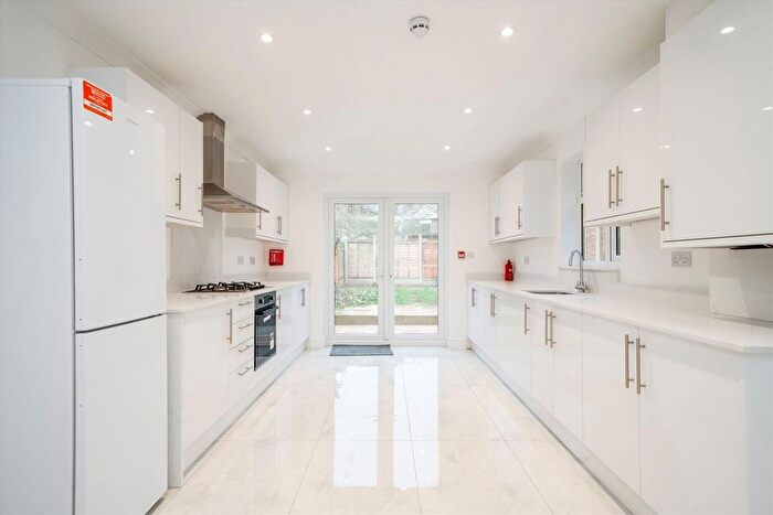 5 Bedroom Terraced House To Rent In Cairo Road, Walthamstow, E17