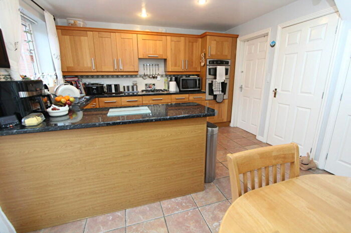 4 Bedroom Detached House For Sale In View Point, Tividale, Oldbury., B69