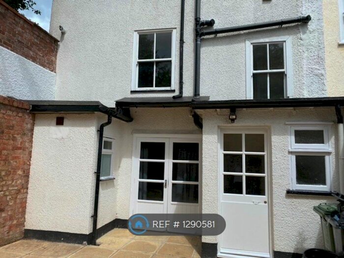 3 Bedroom Semi-Detached House To Rent In Deanery Place, Exeter EX1