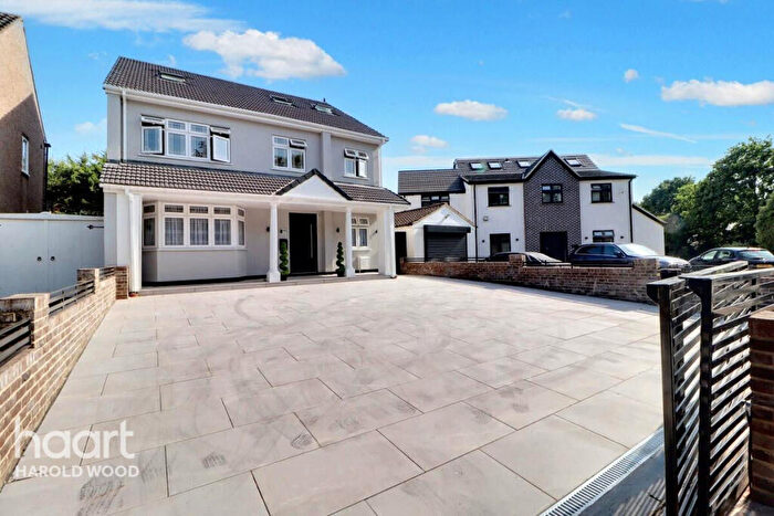 7 Bedroom Detached House For Sale In Sackville Crescent, Romford, RM3