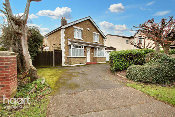 4 Bedroom Detached House For Sale In Walderslade Road, Chatham, ME5