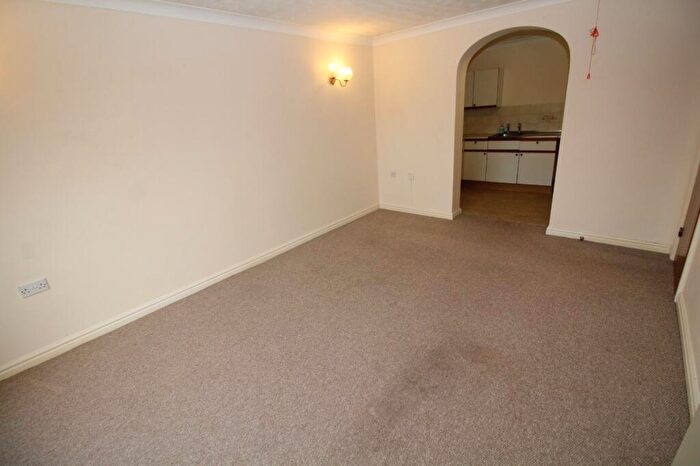 2 Bedroom Apartment To Rent In Queens Park View, Chester, Cheshire, CH4