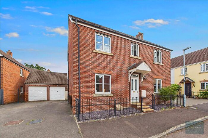 4 Bedroom Detached House For Sale In Dakota Close, Melksham, SN12
