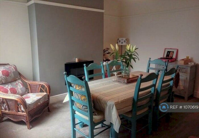 4 Bedroom End Of Terrace House To Rent In Manchester Road, Rochdale, OL11