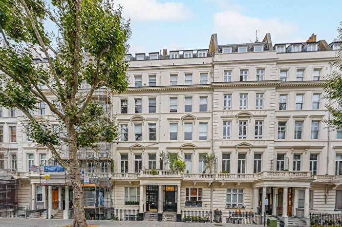 3 Bedroom Flat For Sale In Queens Gate, Knightsbridge, London, SW7