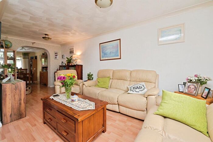 3 Bedroom Detached House For Sale In Paulsgrove, Orton Wistow, Peterborough, PE2