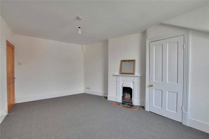 2 Bedroom Flat To Rent In Halesworth Road, Lewisham, London, SE13