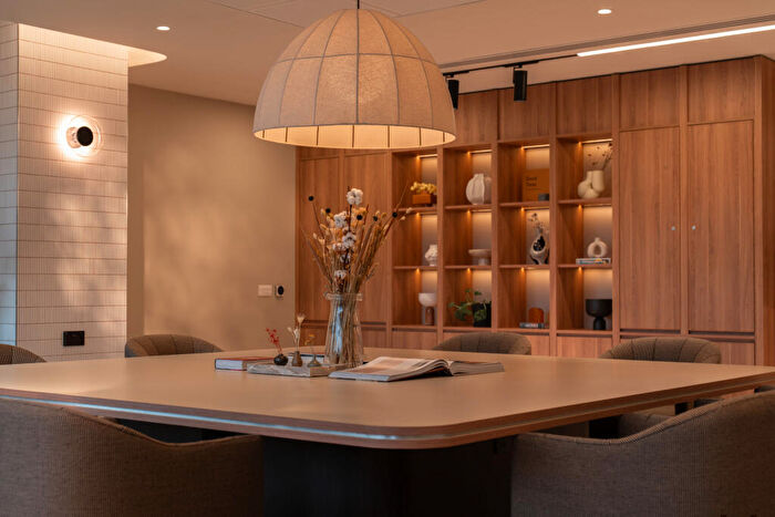 3 Bedroom Apartment To Rent In Kirkstall Road, Leeds, West Yorkshire, LS3