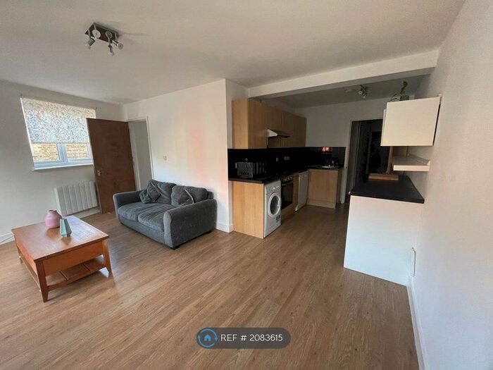 1 Bedroom Flat To Rent In High Street, Beckenham, BR3