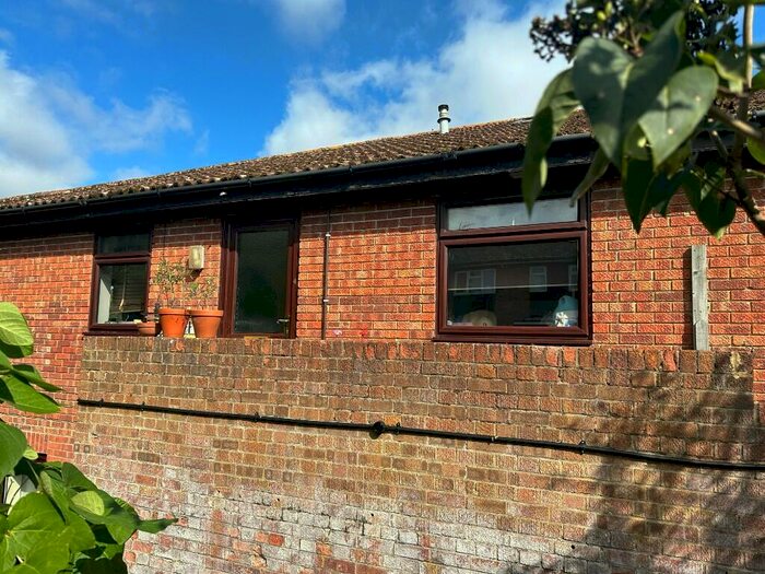 2 Bedroom Flat To Rent In Charledown Close, RG25