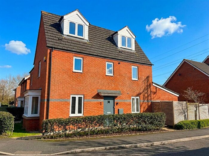 5 Bedroom Semi Detached House For Sale In Applemint Close, Broadheath, Altrincham, WA14