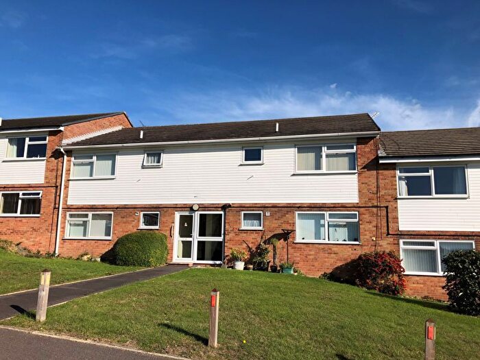 1 Bedroom Flat For Sale In Prince Charles Avenue, Southdowns Retirement Village, South Darenth, DA4