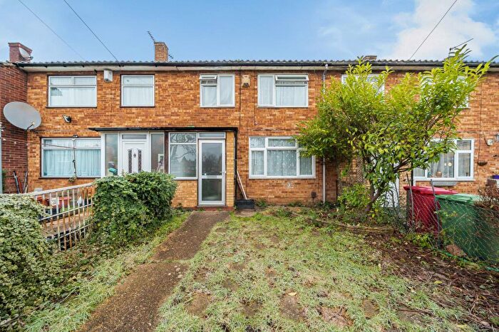 3 Bedroom Terraced House To Rent In Slough, Berkshire, SL2