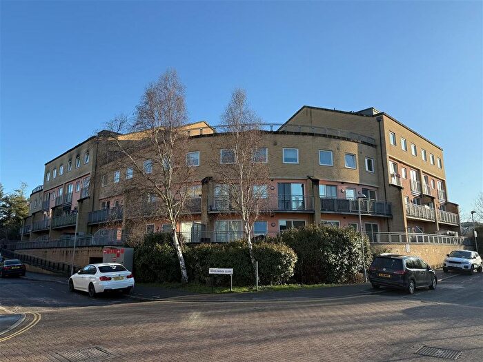1 Bedroom Flat For Sale In Wooldridge Close, Feltham, TW14