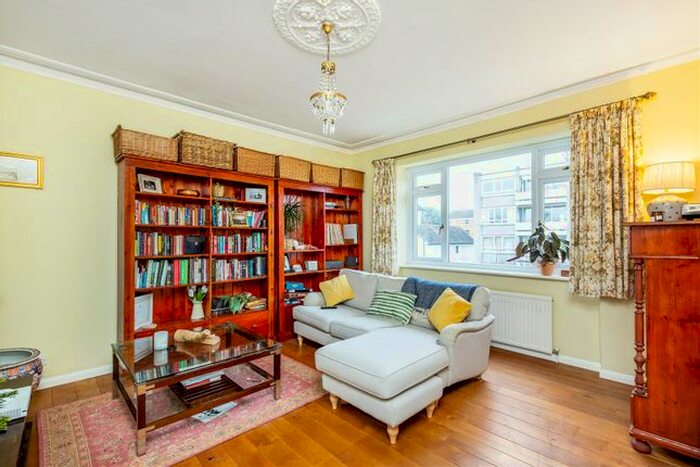 2 Bedroom Flat To Rent In Aston Court, Lansdowne Road, Wimbledon, SW20