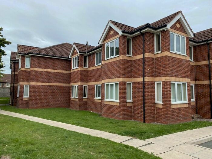 2 Bedroom Apartment To Rent In Dinas Court, L36