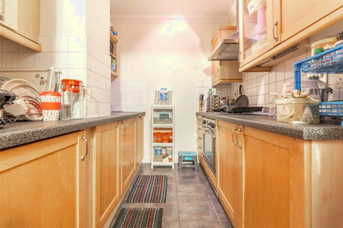 2 Bedroom Apartment To Rent In Lanark Square, Canary Wharf, London, E14