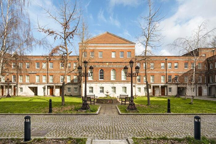 2 Bedroom Flat To Rent In The Highway, Wapping, E1W