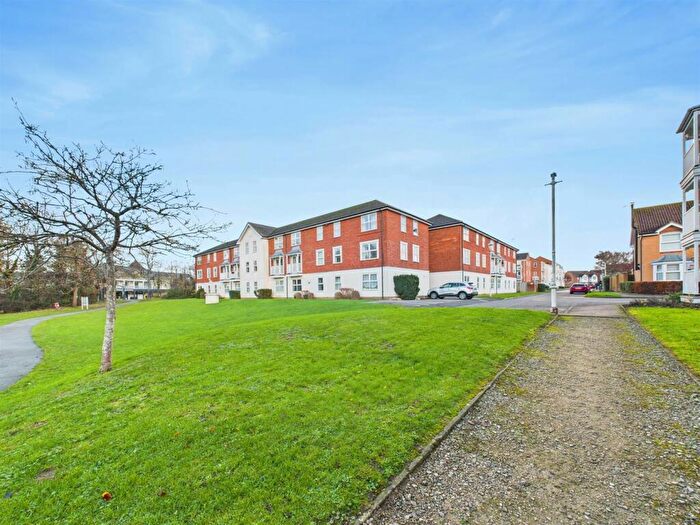 1 Bedroom Flat For Sale In Whinchat, Watermead, Aylesbury, HP19
