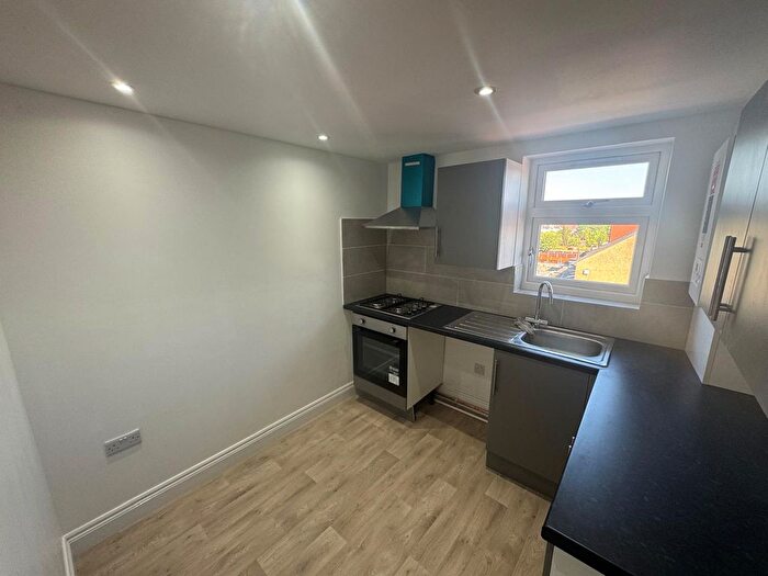 2 Bedroom Flat To Rent In Ilford, IG2