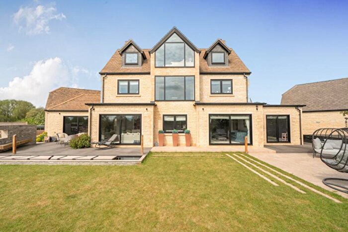 6 Bedroom Detached House For Sale In Windlass Court, Top Lock Meadows, Stamford, Lincolnshire, PE9