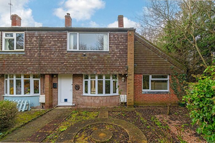 3 Bedroom End Of Terrace House For Sale In Handley Close, Ryton On Dunsmore, CV8