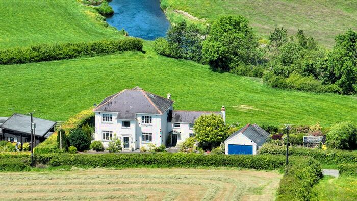 6 Bedroom Detached House For Sale In Y Fron, Maesycrugiau, Pencader, Carmarthenshire, SA39