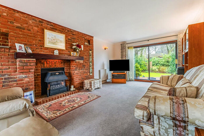 4 Bedroom Detached House For Sale In Mulberry Court, Four Marks, GU34