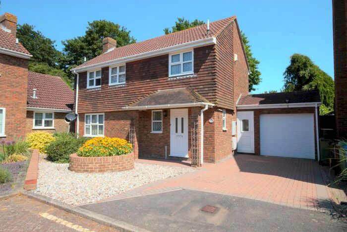 3 Bedroom Detached House To Rent In Preston Park, Faversham, ME13