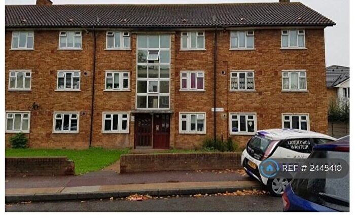 3 Bedroom Flat To Rent In Longhayes Court, Romford, RM6