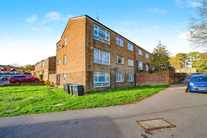 2 Bedroom Flat For Sale In Jupiter Drive, Hemel Hempstead, HP2