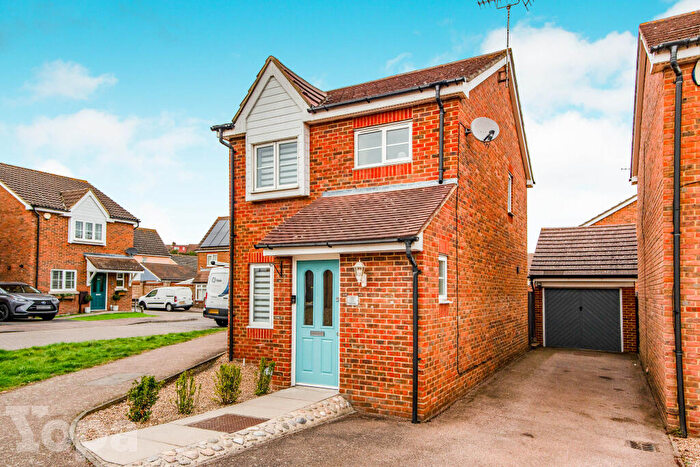 3 Bedroom Detached House For Sale In Mariners Way, Gravesend, DA11