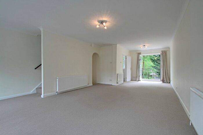 4 Bedroom Town House To Rent In Dene Road, Northwood, HA6