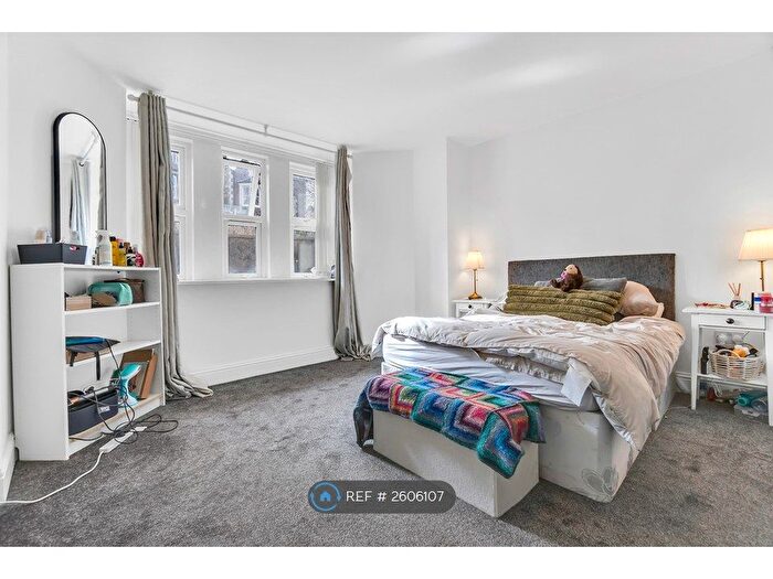 3 Bedroom Flat To Rent In Redland Road, Bristol, BS6