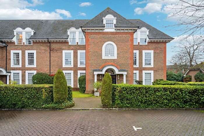 2 Bedroom Flat For Sale In Crossways, Beaconsfield, HP9
