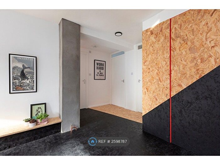 2 Bedroom Flat To Rent In Gordon Street, Edinburgh, EH6