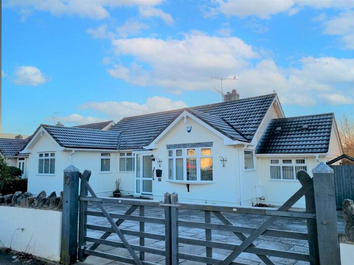 3 Bedroom Detached Bungalow To Rent In Hill Lea Gardens, Cheddar, BS27