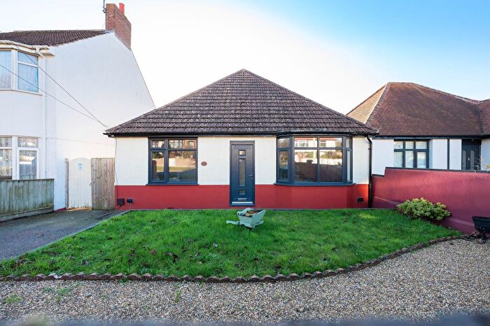 2 Bedroom Detached Bungalow For Sale In Oulton Road, Lowestoft, NR32