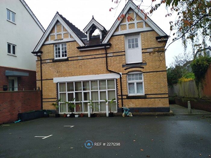 3 Bedroom Flat To Rent In Moor Green Lane, Birmingham, B13