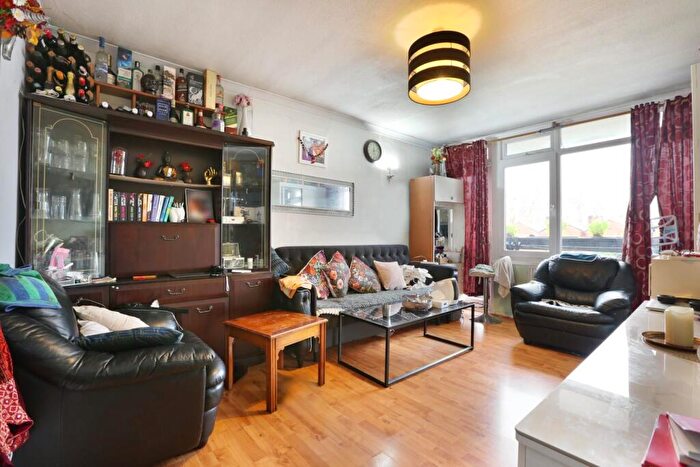 2 Bedroom Flat For Sale In Friern Road, London, SE22