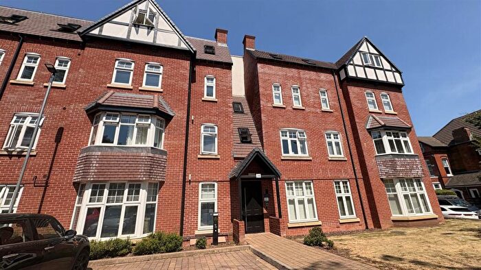 2 Bedroom Apartment For Sale In Wake Green Road, Birmingham, B13