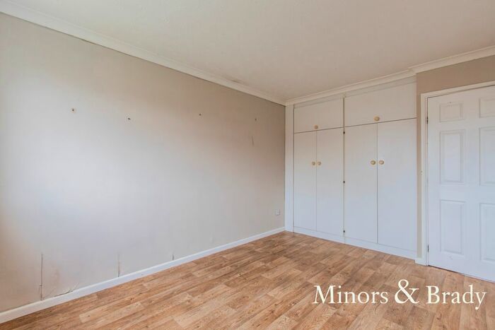 2 Bedroom Detached Bungalow For Sale In Hopton Gardens, Hopton, Great Yarmouth, NR31