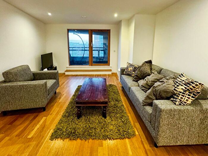 2 Bedroom Flat To Rent In Crown Point Road, Leeds, LS9