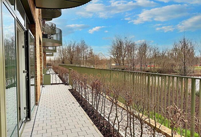 3 Bedroom Flat To Rent In Astell Road, London, SE3