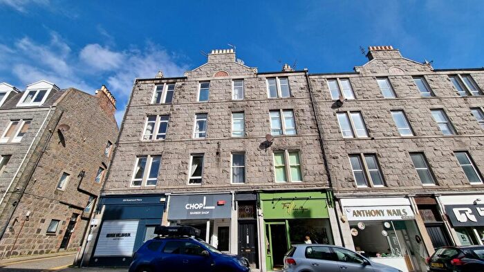 2 Bedroom Flat To Rent In Rosemount Place, Rosemount, Aberdeen, AB25