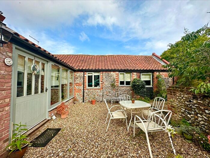 2 Bedroom Barn Conversion For Sale In End Terraced Bungalow, Empsons Loke, Winterton-on-sea, NR29